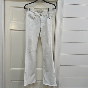 White denim jeans from American Eagle. Size 6. Lots of give/stretch.